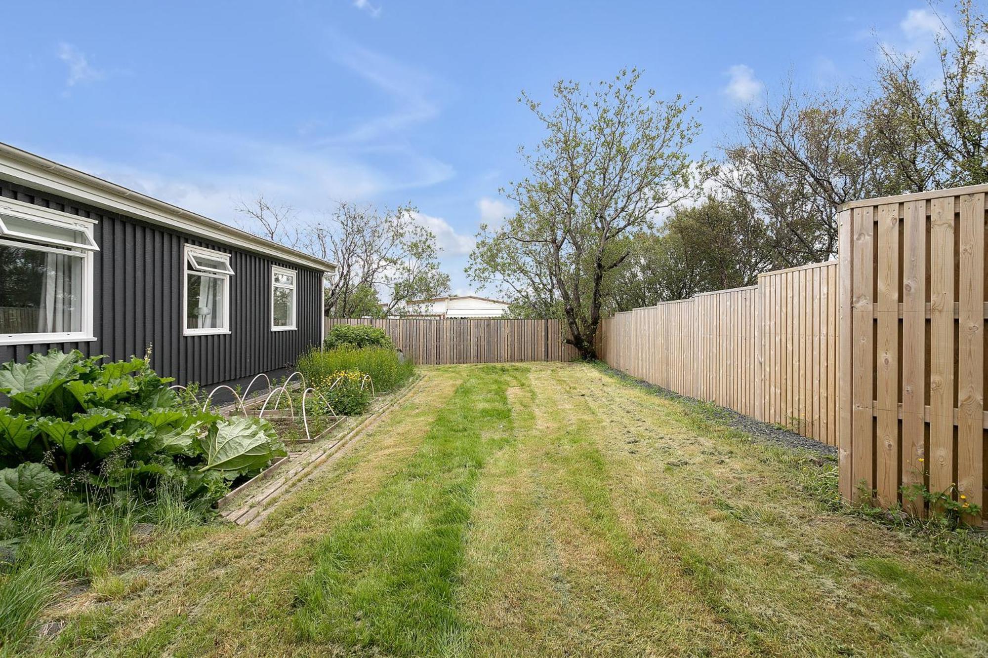 House - Villa With Garden And Hot Tub, 2 Min From Reykjavik Garthabaer Exterior foto